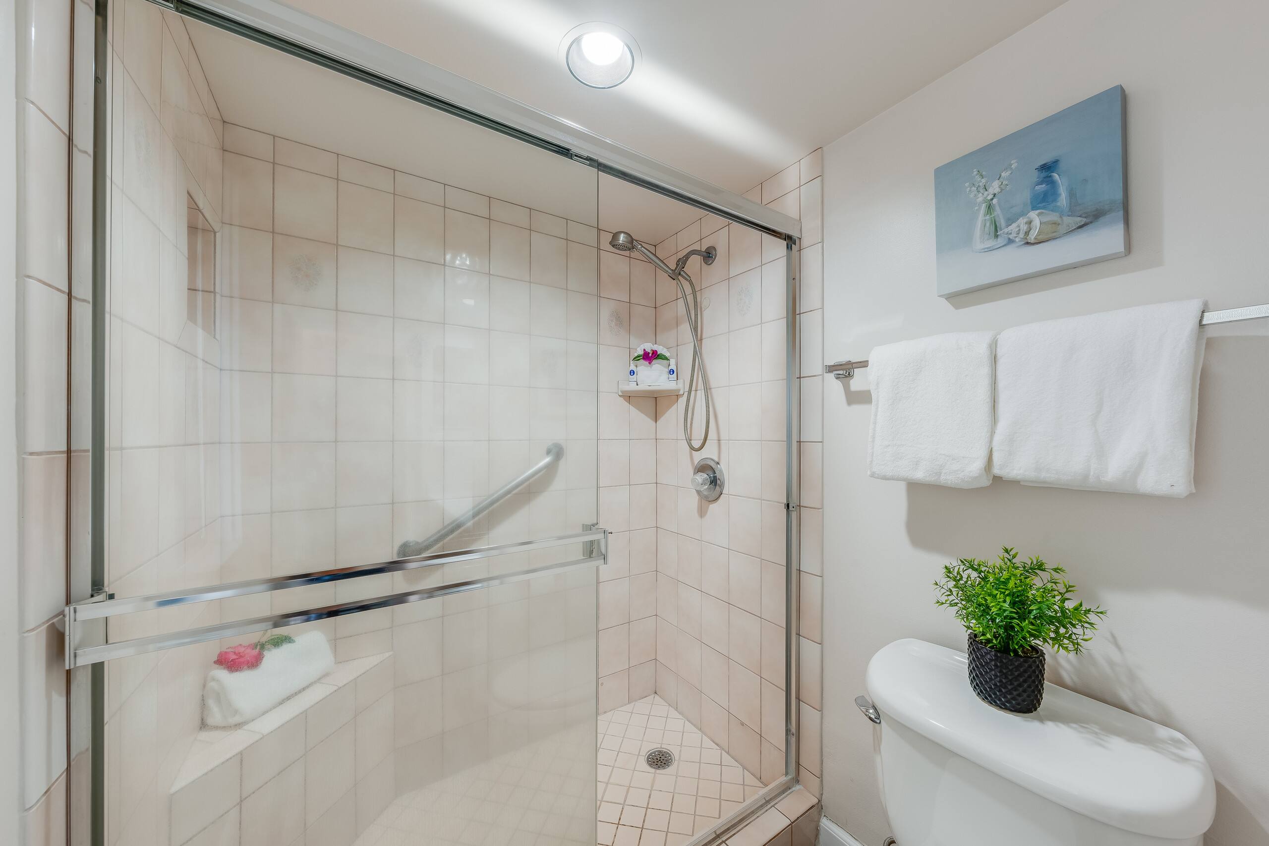 Condo in Lahaina · ★4.27 · 1 bedroom · 2 beds · 2 baths - Image 19