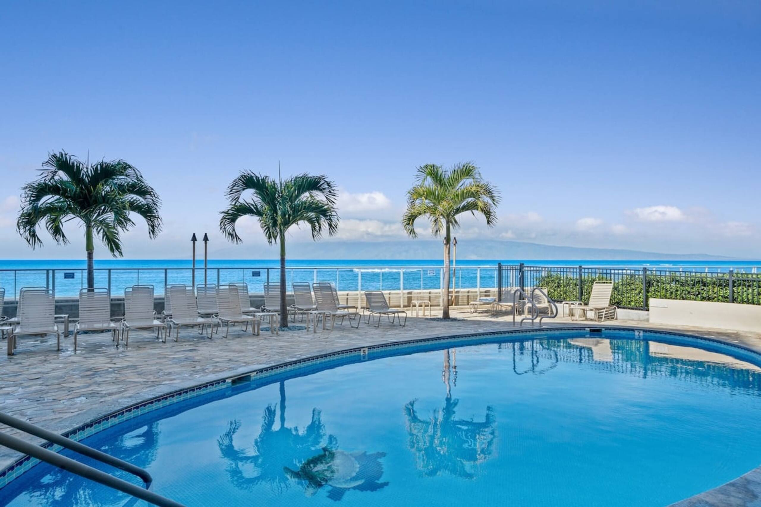 Condo in Lahaina · ★4.27 · 1 bedroom · 2 beds · 2 baths - Image 37