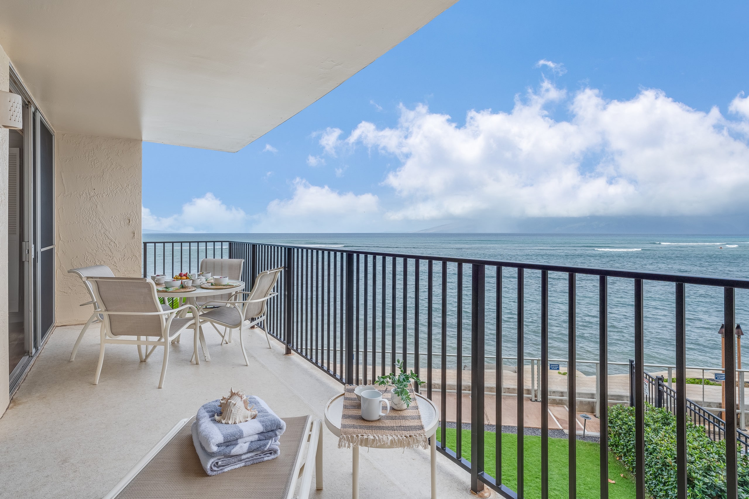 Condo in Lahaina · ★4.27 · 1 bedroom · 2 beds · 2 baths - Image 1