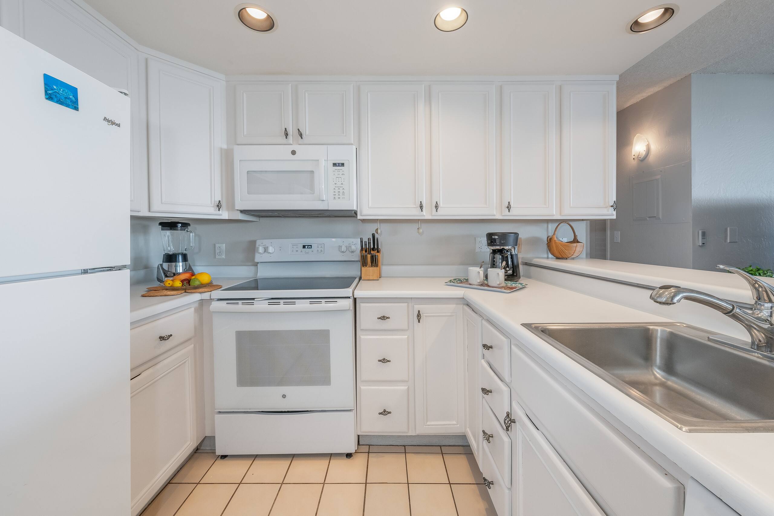 Condo in Lahaina · ★4.27 · 1 bedroom · 2 beds · 2 baths - Image 5