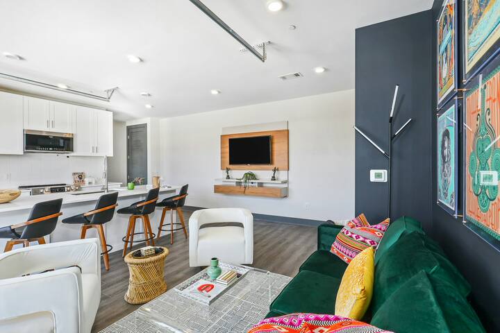 City 2BR Muse Nashville 3rd-Floor | Balcony gallery image 3