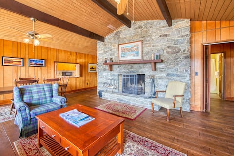 Wonderful 6BR Lakeview | Pool | Fireplace