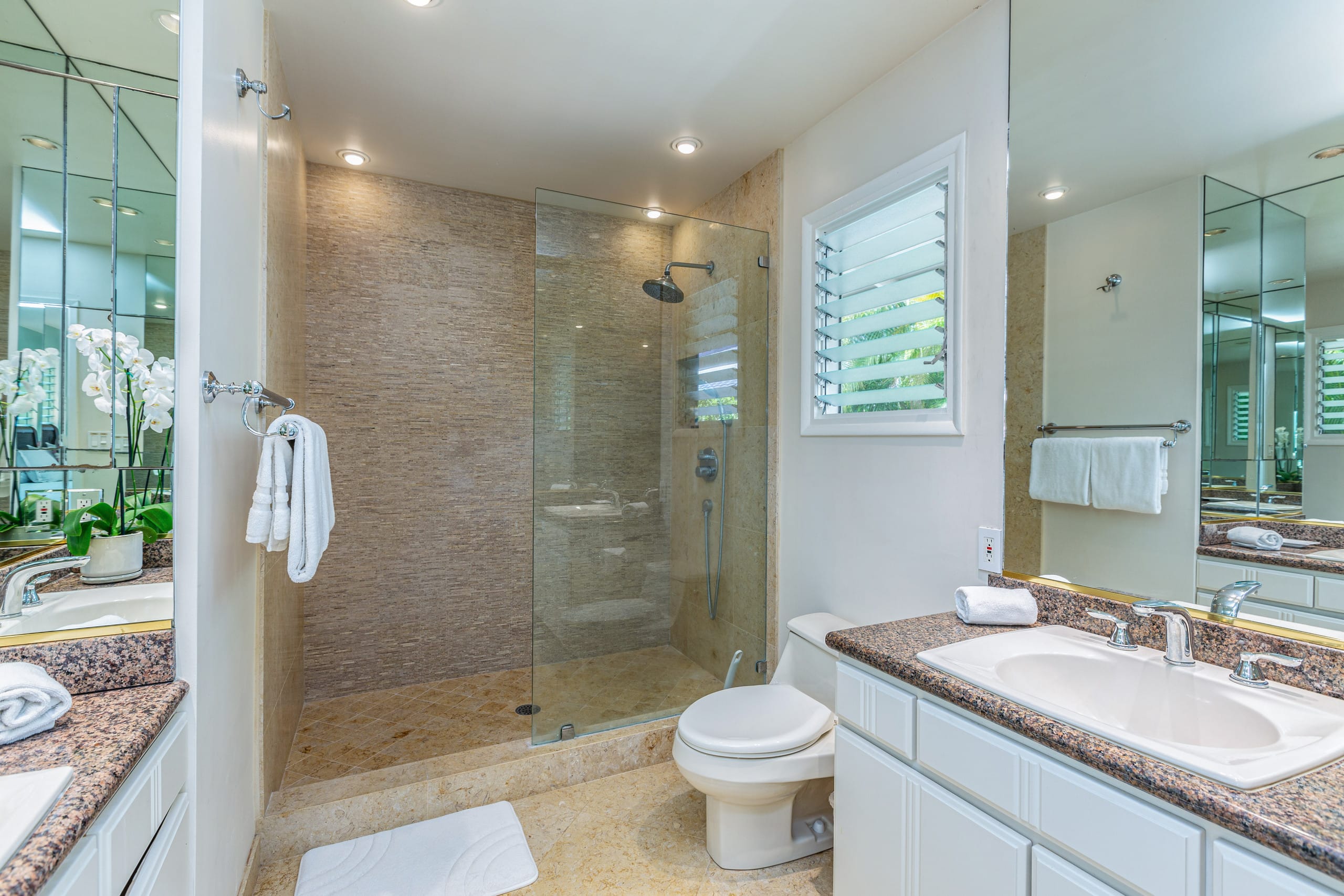 Home in Princeville · ★4.94 · 2 bedrooms · 2 beds · 2 baths - Image 18