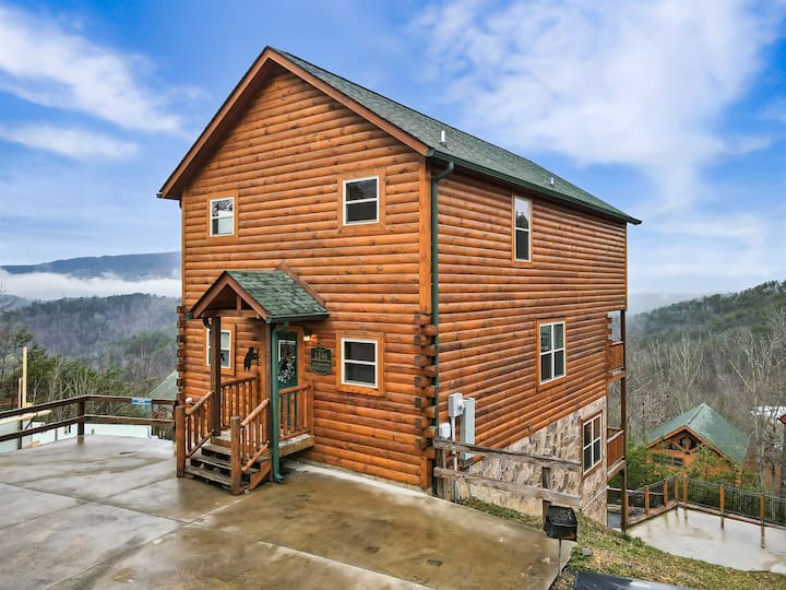 Expansive Mtn Views, Indoor Pool, Hot Tub - Tennessee