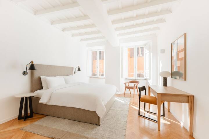 Sonder Palazzo Taverna | Superior 2BR Apartment