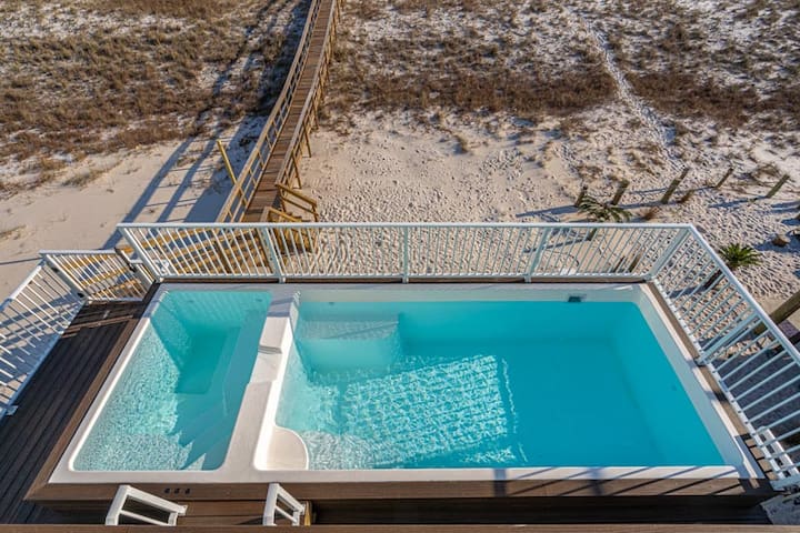 Beach Rentals At Navarre managed Airbnb listing 3
