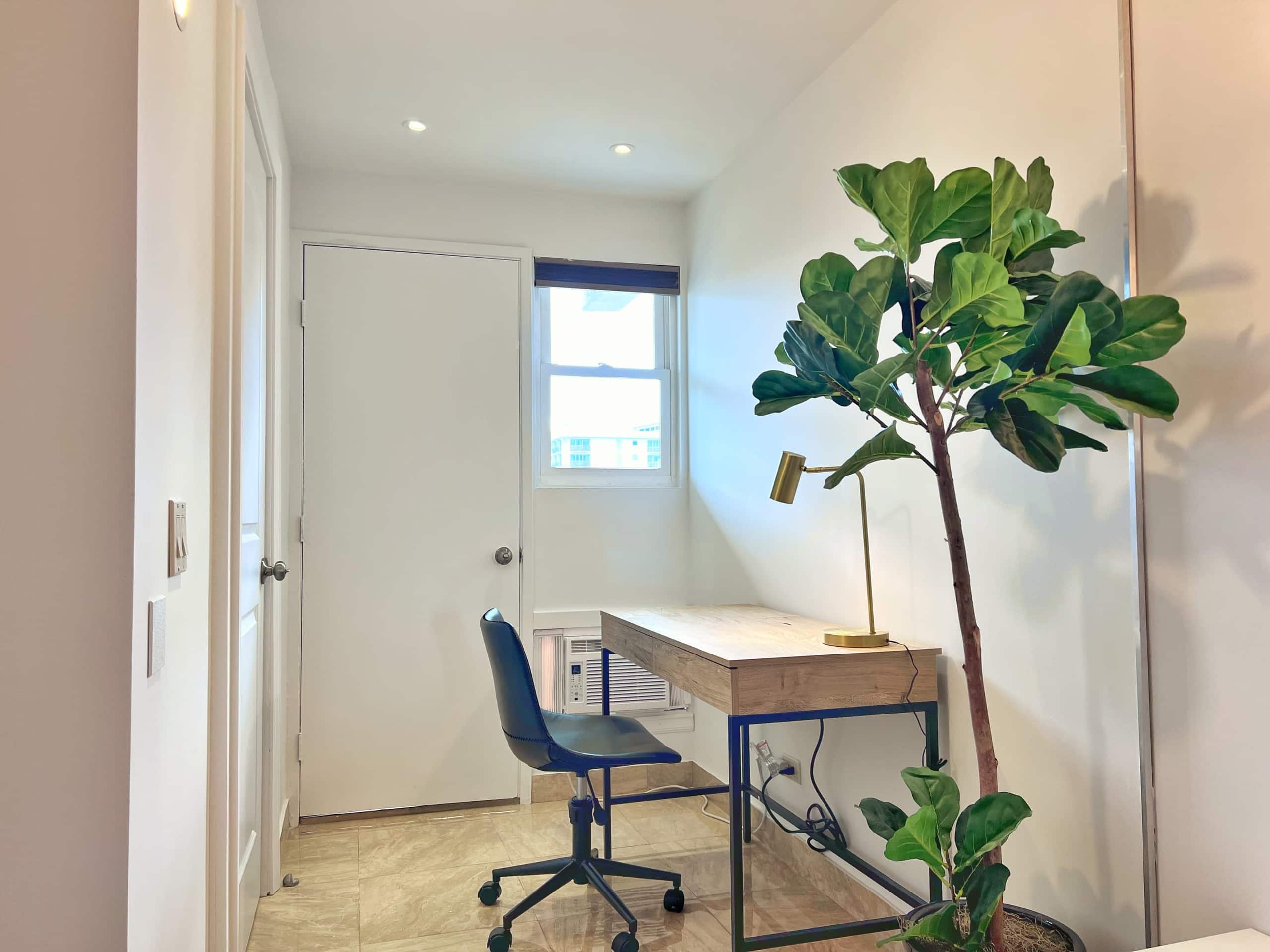 Condo in Honolulu · ★4.8 · 1 bedroom · 2 beds · 1 shared bath - Image 15