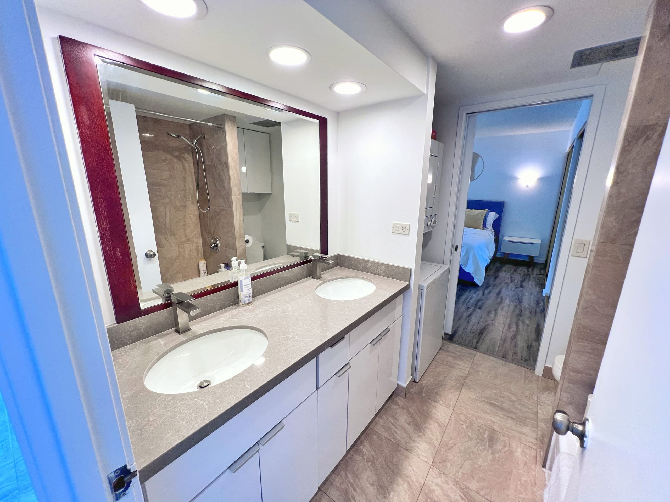 Condo in Honolulu · ★4.8 · 1 bedroom · 2 beds · 1 shared bath - Image 11