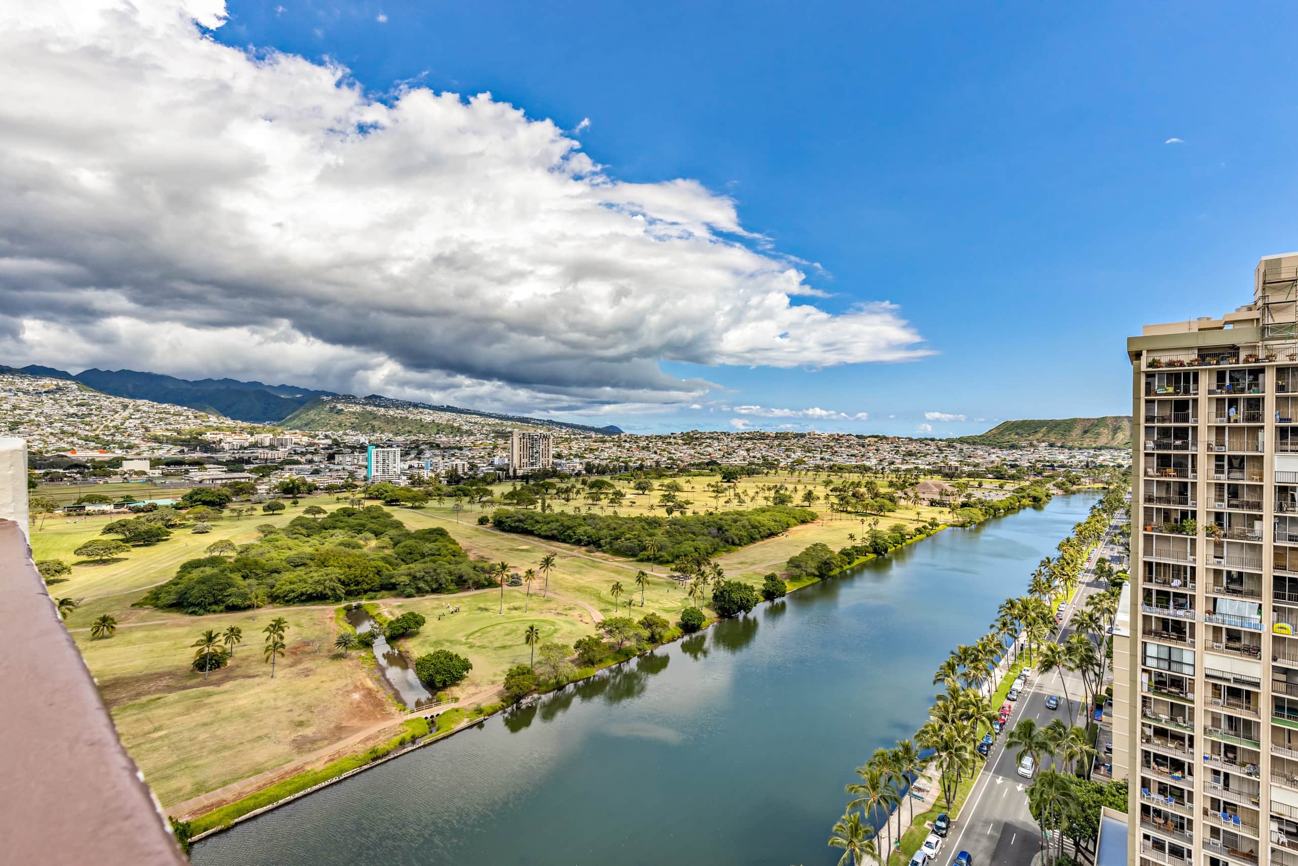 Condo in Honolulu · ★4.8 · 1 bedroom · 2 beds · 1 shared bath - Image 28