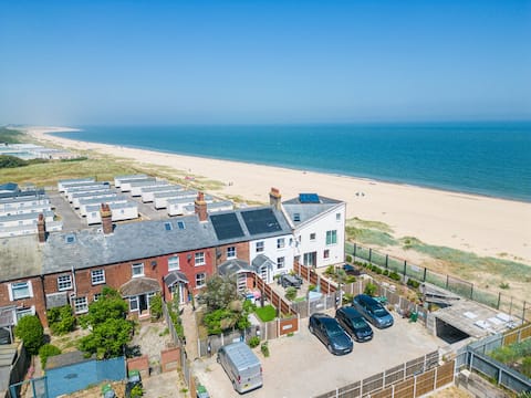 Top Airbnb: Two Coastguard Road in Caister On Sea