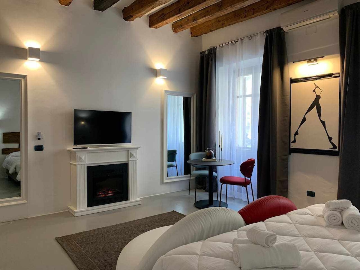 C&O Savoia Deluxe Rooms - Room 4 - Apartments For Rent In Cagliari ...