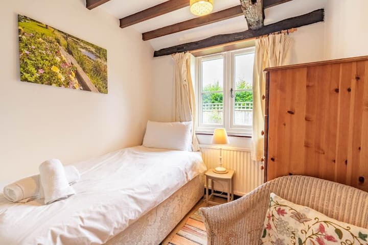 Woodfalls Barn, Tuttington: anfitrión y estadía