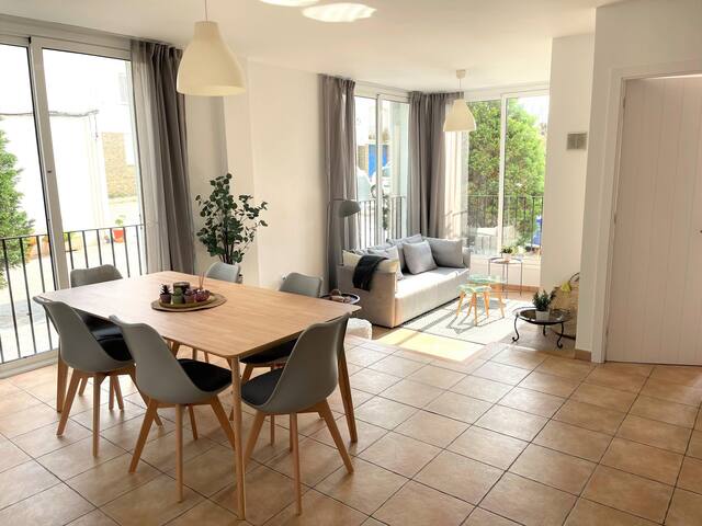 traire – bright apartment near downtown