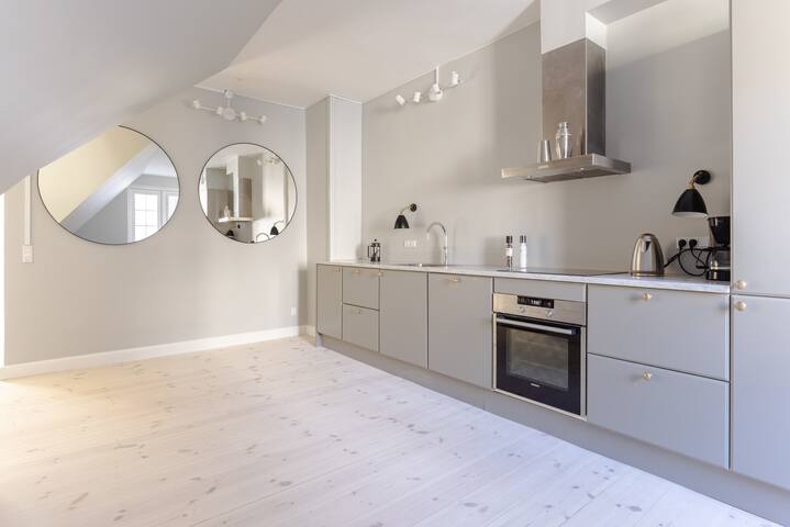 Luxury 3BR Apartment w/Privat Rooftop Terrace gallery image 4