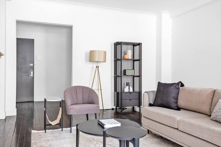 Blueground | Midtown, elevator & doorman, nr shops gallery image 2