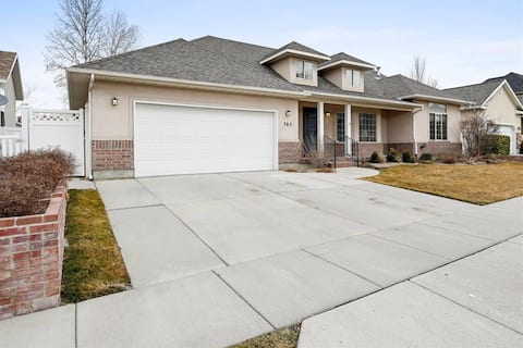 Spacious Salt Lake 5BR Home with Game Room and BBQ