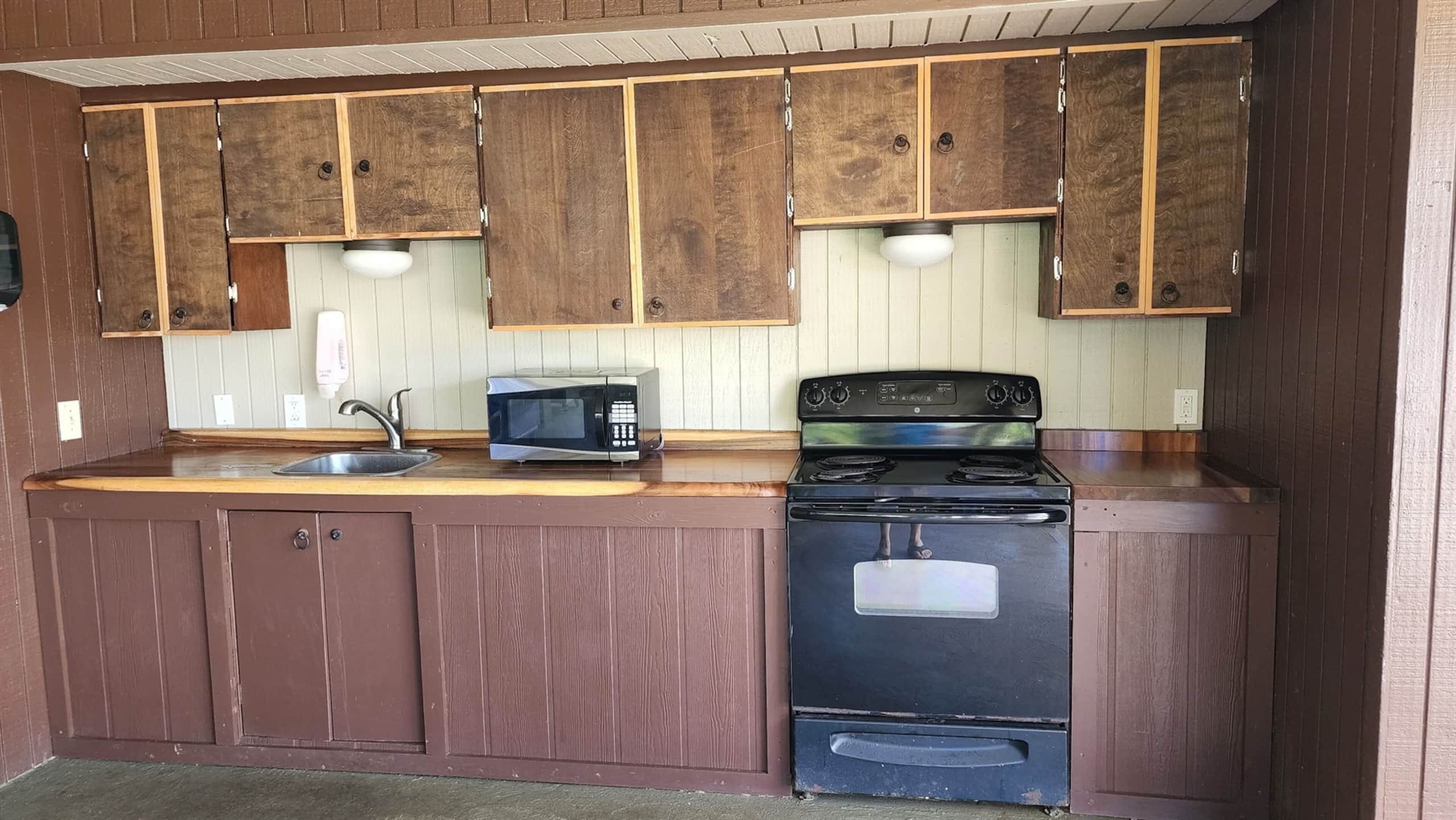 Condo in Princeville · ★4.88 · 1 bedroom · 2 beds · 1 bath - Image 26