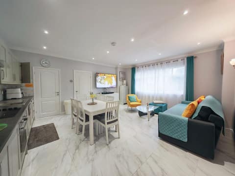Beachside bungalow | Step-free accessible stay