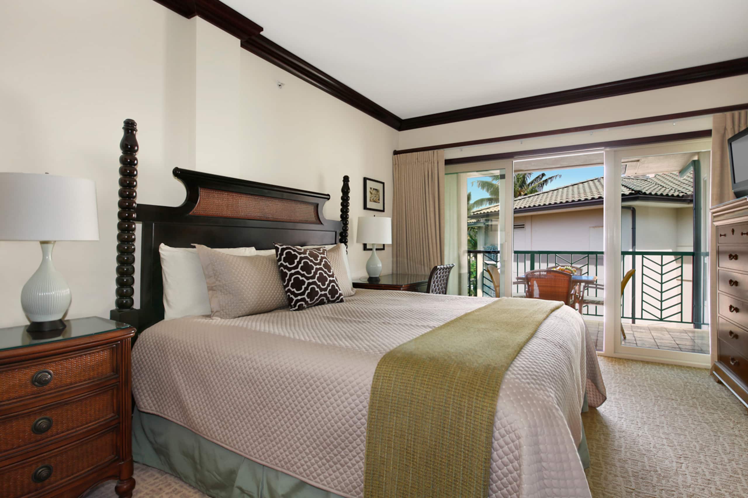 G405 - Steps to Beach, Pool, Shops & More w/ AC - Photo 7