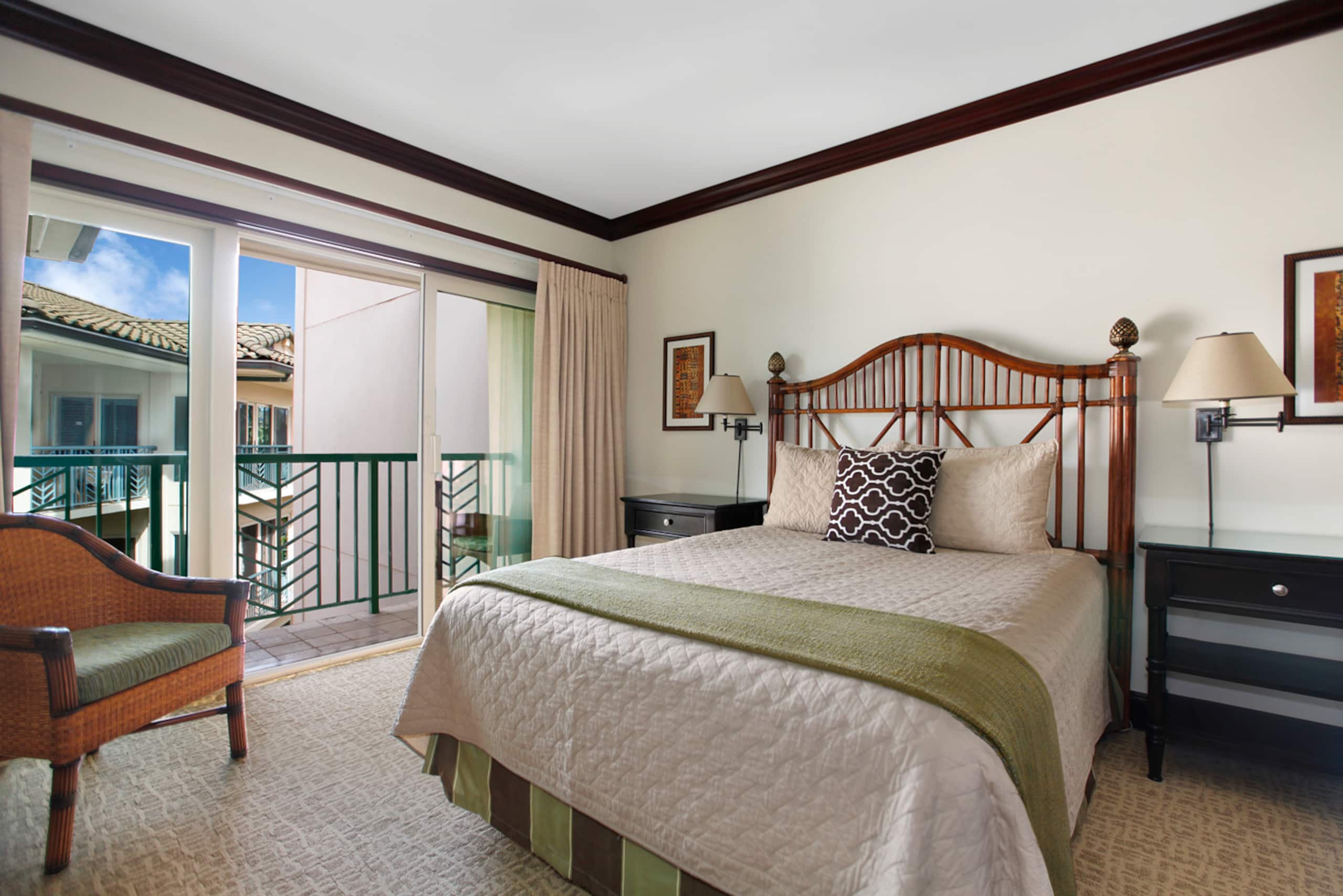 G405 - Steps to Beach, Pool, Shops & More w/ AC - Photo 4
