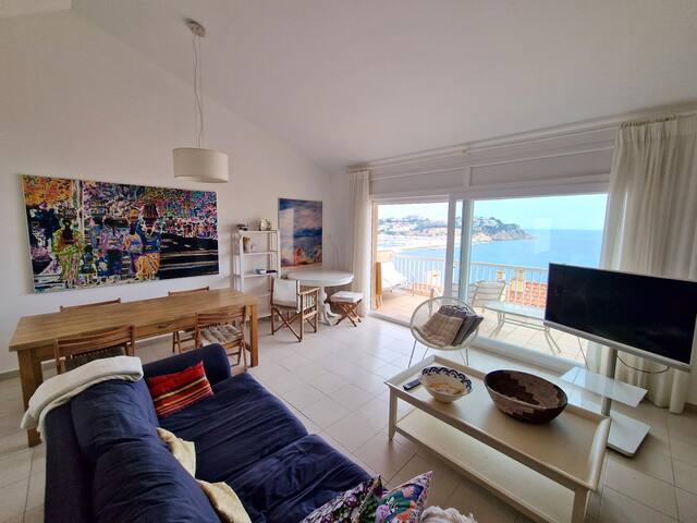 DAWN OVER THE BAY IN SANT FELIU