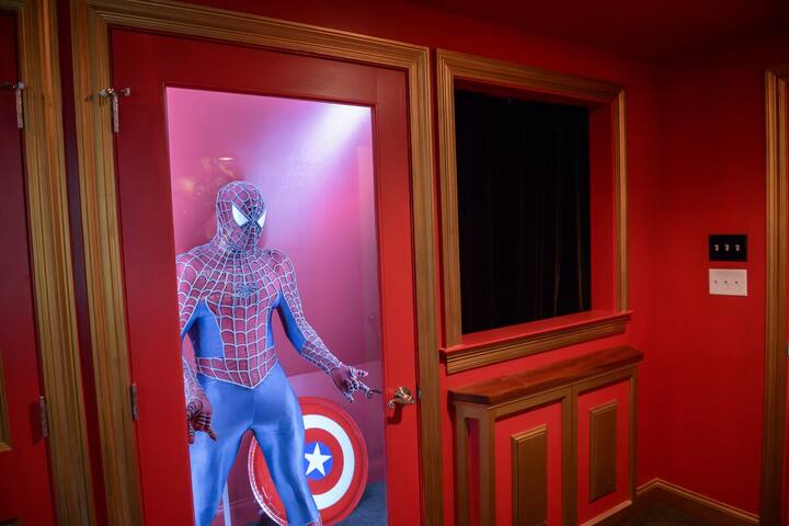 Spacious NOLA Home with Movie Theater 10 Min to FQ gallery image 4