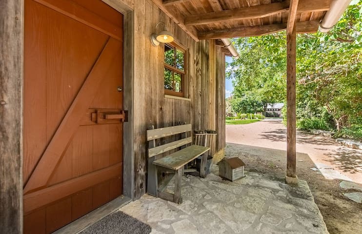Fredericksburg Stays managed Airbnb listing 3