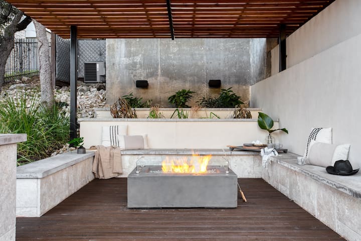 Luxe w/ Lakeview, Pool, Hot Tub, Fire Pit | Barton gallery image 5
