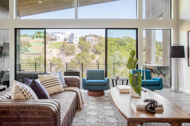 Luxe w/ Lakeview, Pool, Hot Tub, Fire Pit | Barton gallery image 4