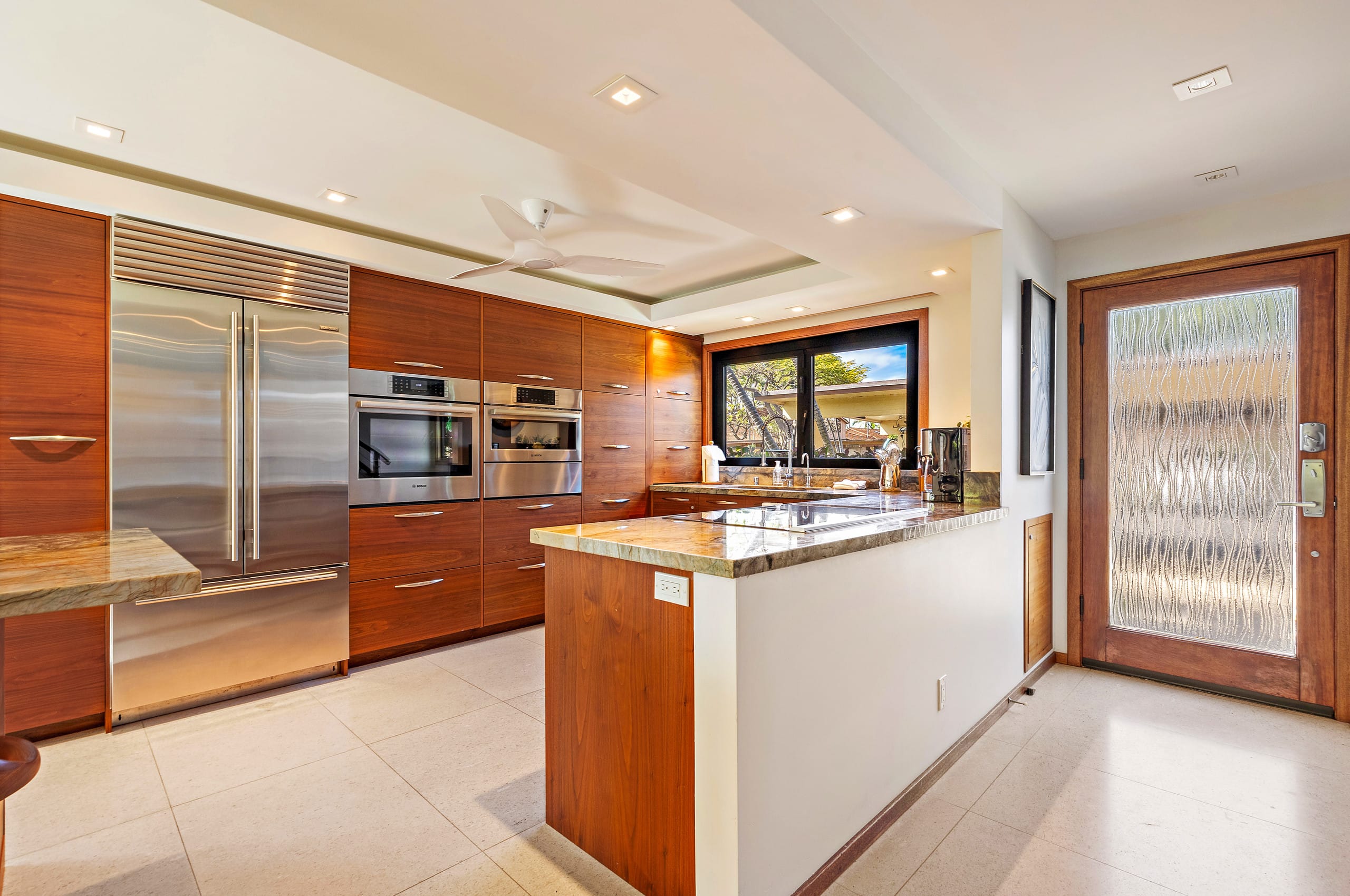 Townhouse in Lahaina · ★4.83 · 2 bedrooms · 2 beds · 2.5 baths - Image 15