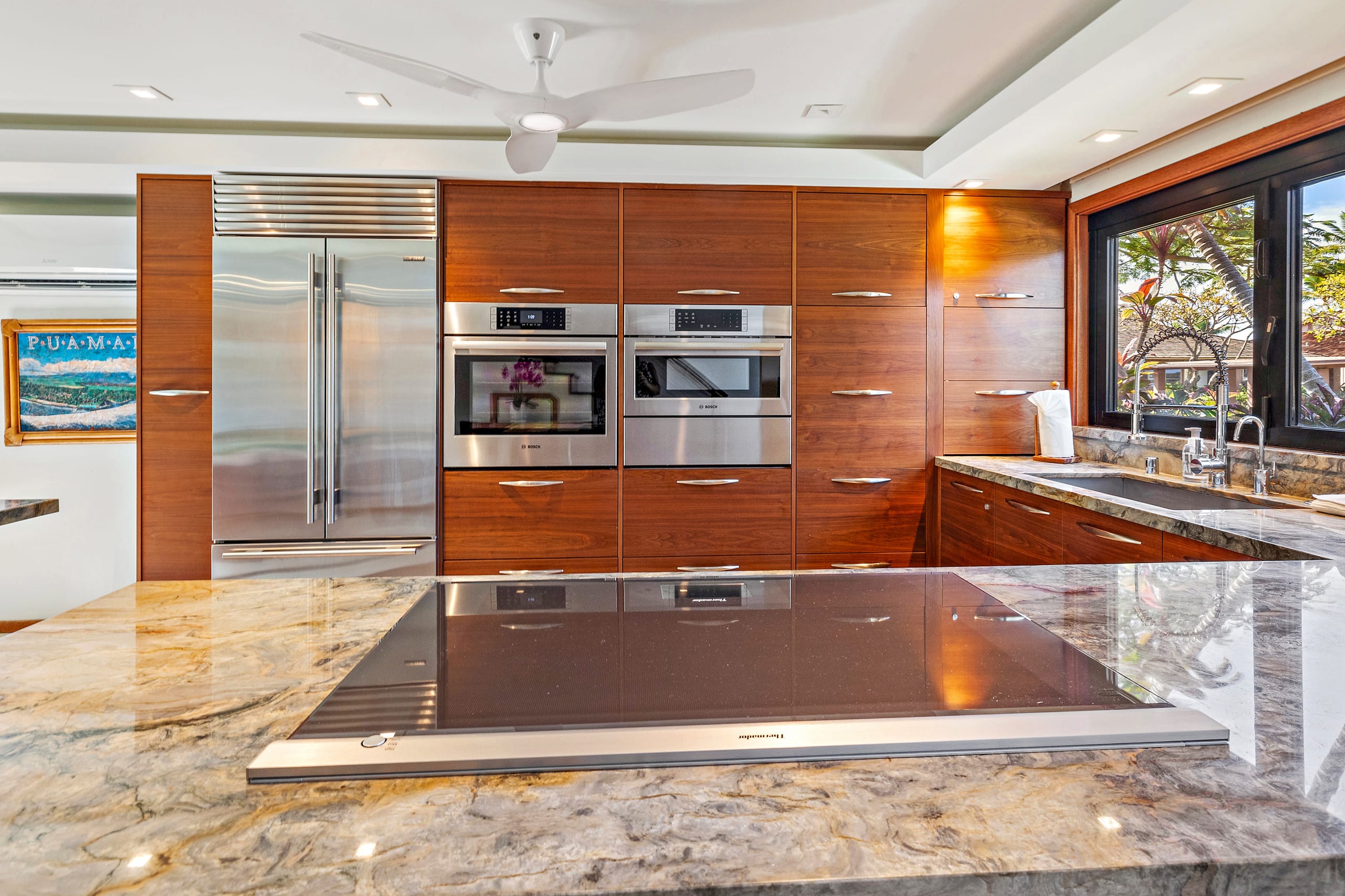 Townhouse in Lahaina · ★4.83 · 2 bedrooms · 2 beds · 2.5 baths - Image 13