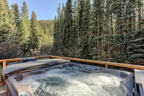 Cozy Creekside Getaway!