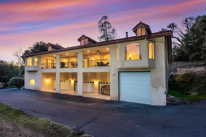 Big Oak Manor W/theater/hot Tub/sauna/more! - Bass Lake, CA