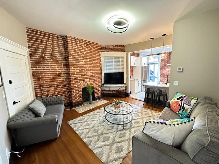 Big Brick 2 Bedroom Apartment In Victorian Village - Upper Arlington, OH