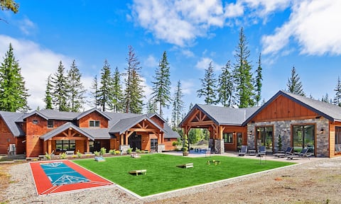 Private Indoor Pool! The Northwest's Most Unique V