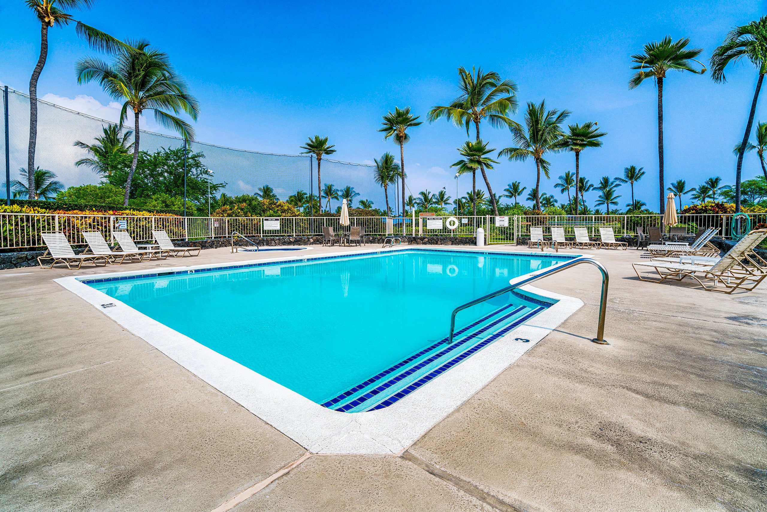 Condo in Kailua-Kona · ★4.78 · 3 bedrooms · 5 beds · 2.5 shared baths - Image 23