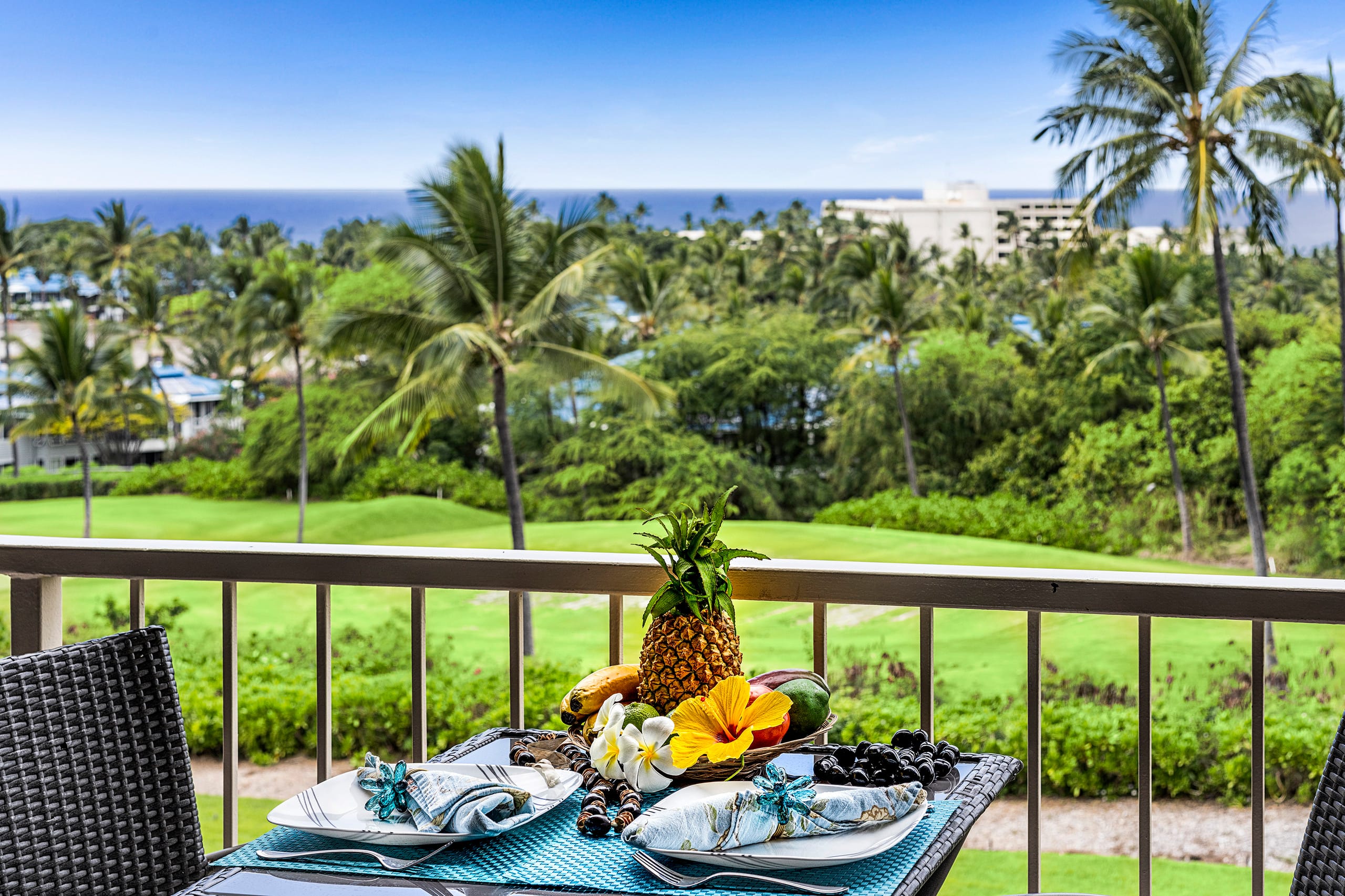 Condo in Kailua-Kona · ★4.78 · 3 bedrooms · 5 beds · 2.5 shared baths - Image 17