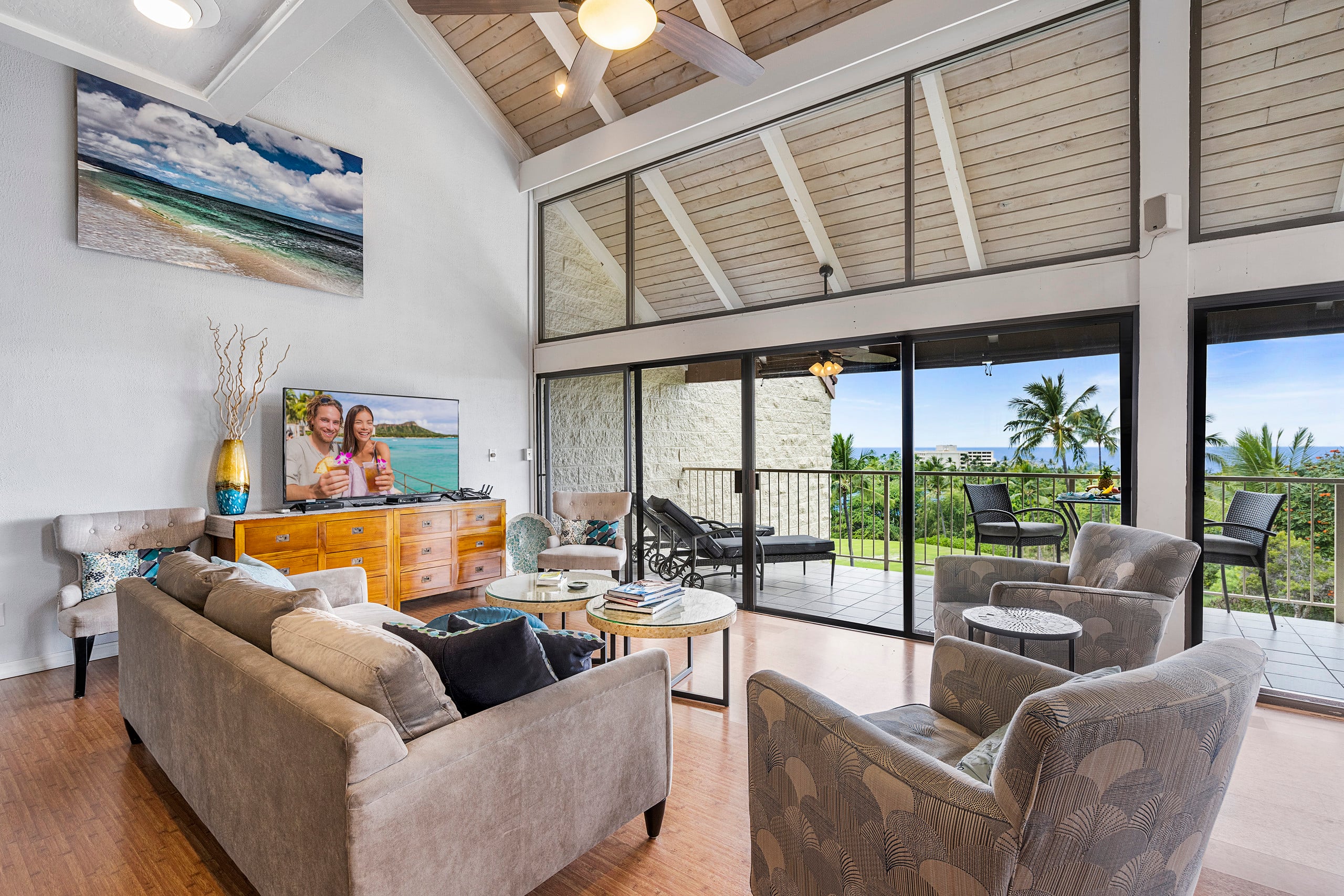 Condo in Kailua-Kona · ★4.78 · 3 bedrooms · 5 beds · 2.5 shared baths - Image 4