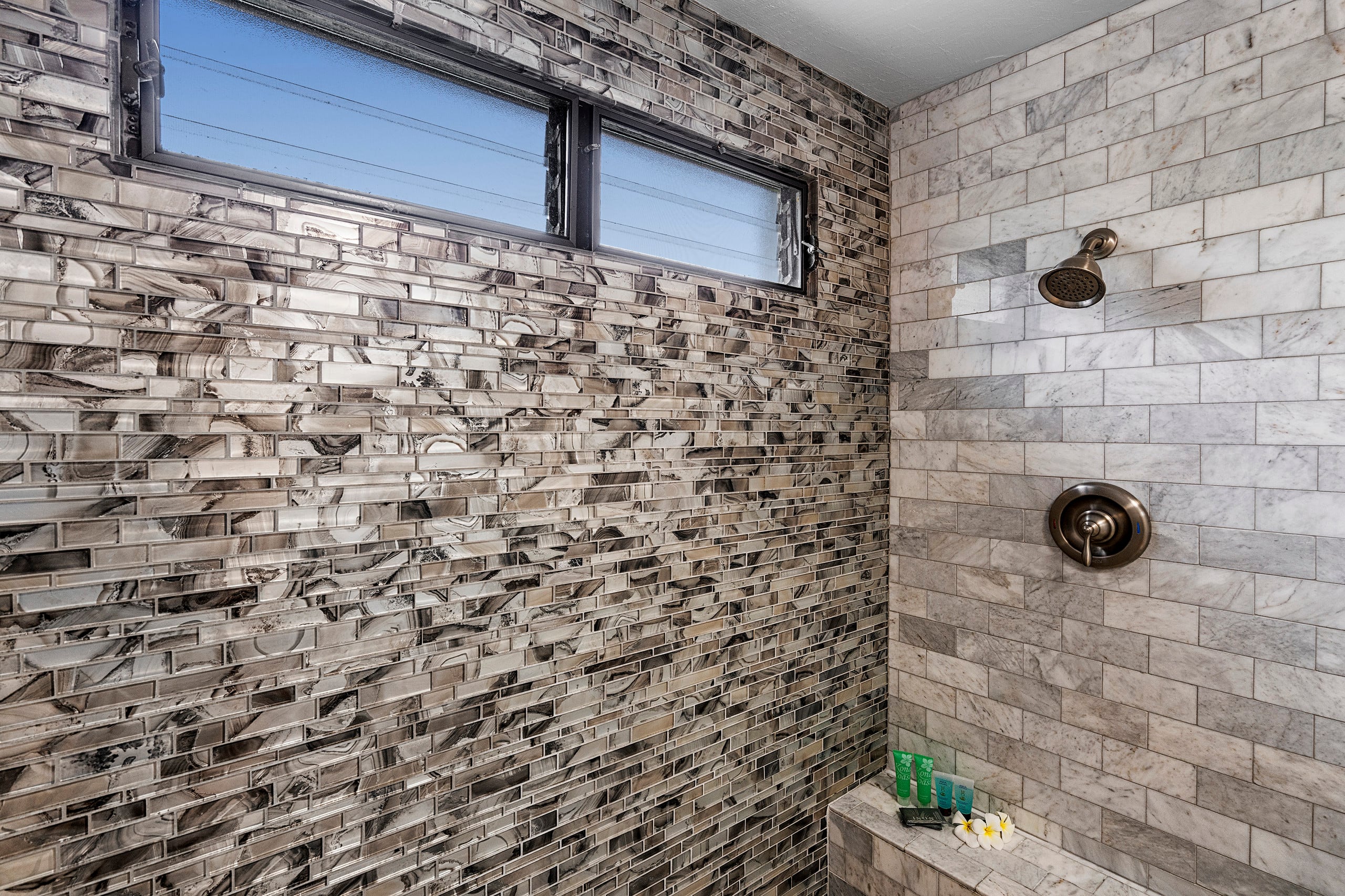 Condo in Kailua-Kona · ★4.78 · 3 bedrooms · 5 beds · 2.5 shared baths - Image 11