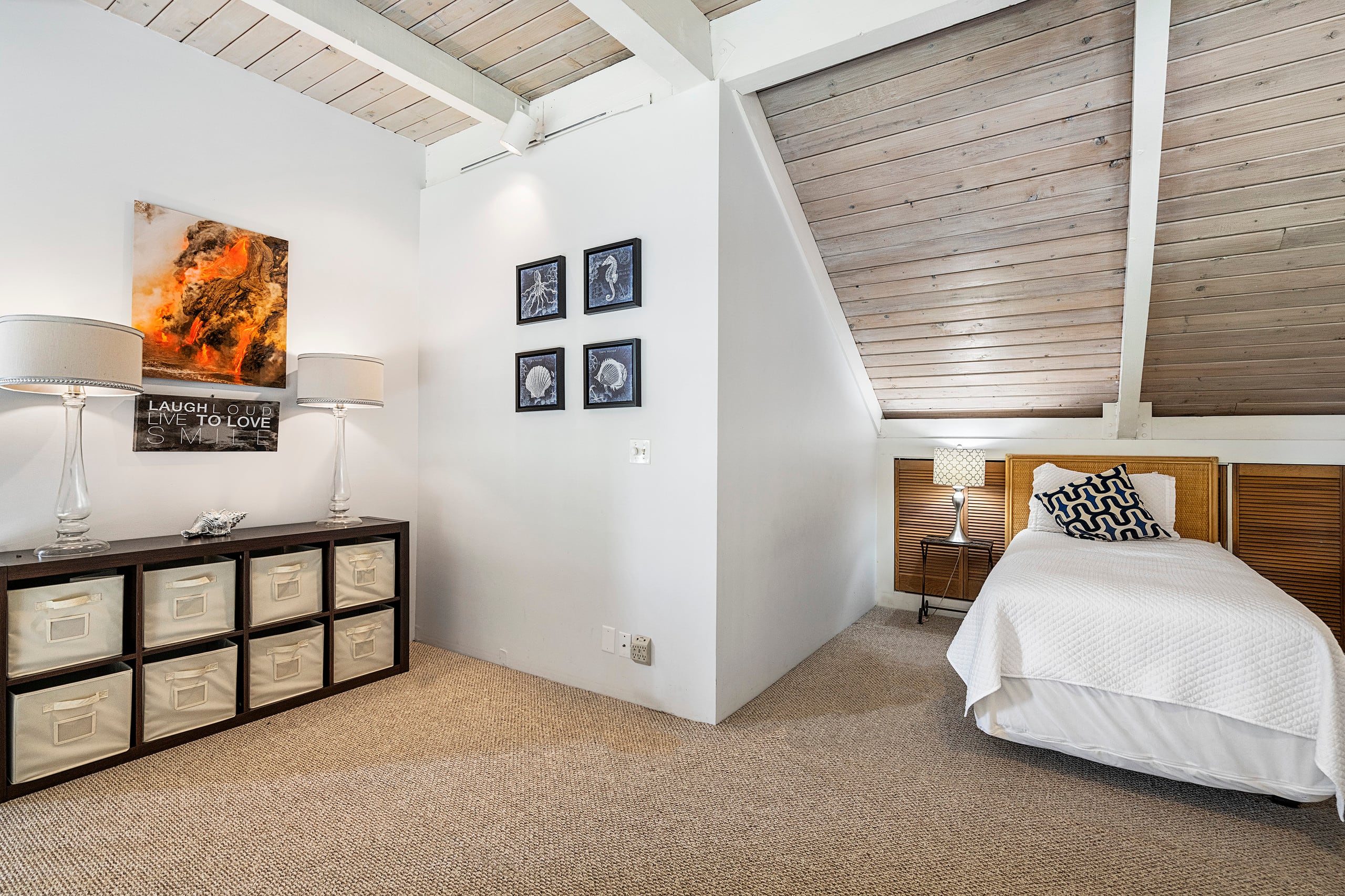 Condo in Kailua-Kona · ★4.78 · 3 bedrooms · 5 beds · 2.5 shared baths - Image 15
