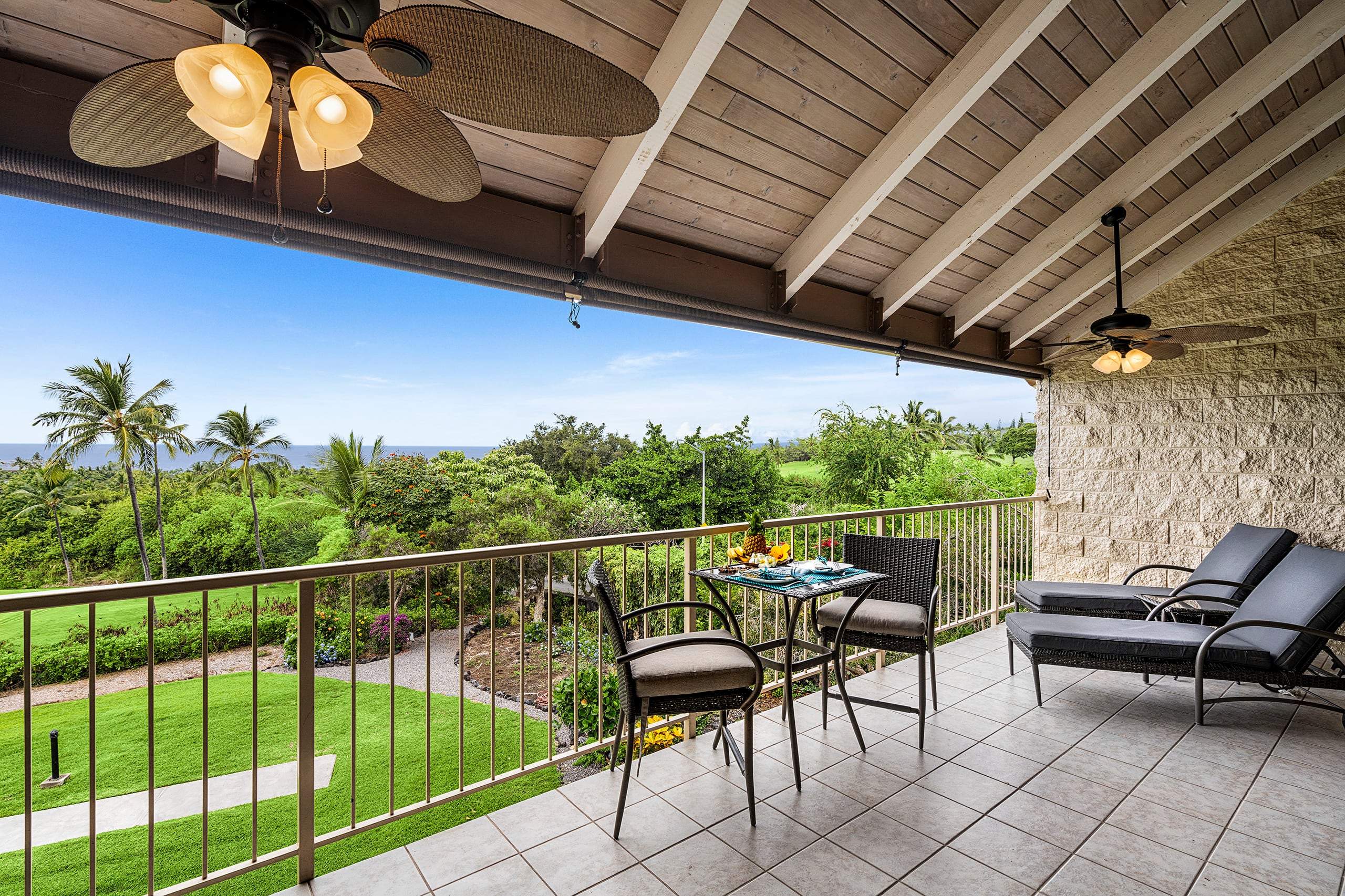 Condo in Kailua-Kona · ★4.78 · 3 bedrooms · 5 beds · 2.5 shared baths - Image 19