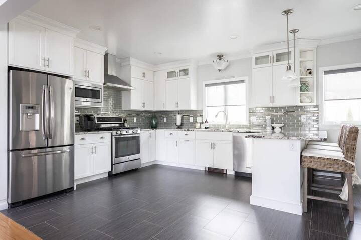 Most desirable neighborhood Backyard Patio & Firep gallery image 2