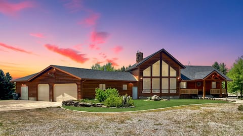 Kabino: Riverfront A/C Boat Launch Foosball Pool