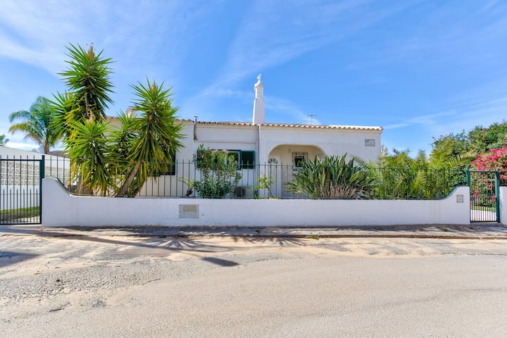 Villa De Lujo Con Piscina Privada. A Poca Distancia Del Centro De La Ciudad Y La Playa. - Carvoeiro