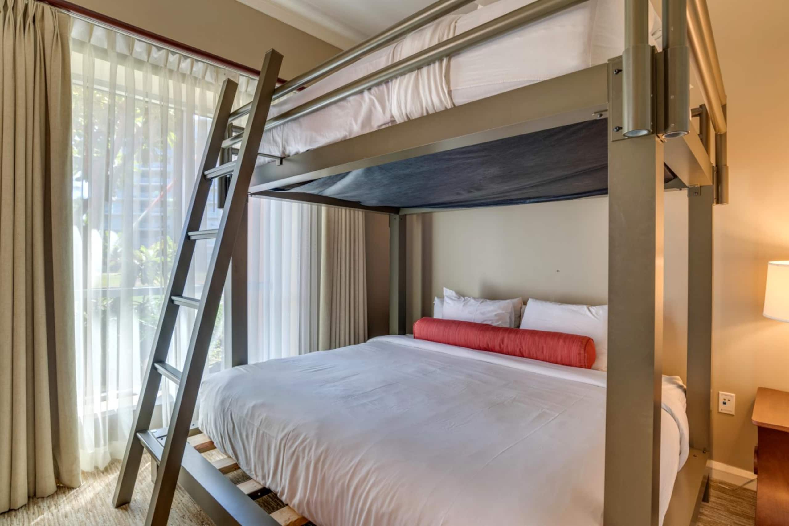 Condo in Lahaina · ★4.8 · 2 bedrooms · 4 beds · 1 bath - Image 31