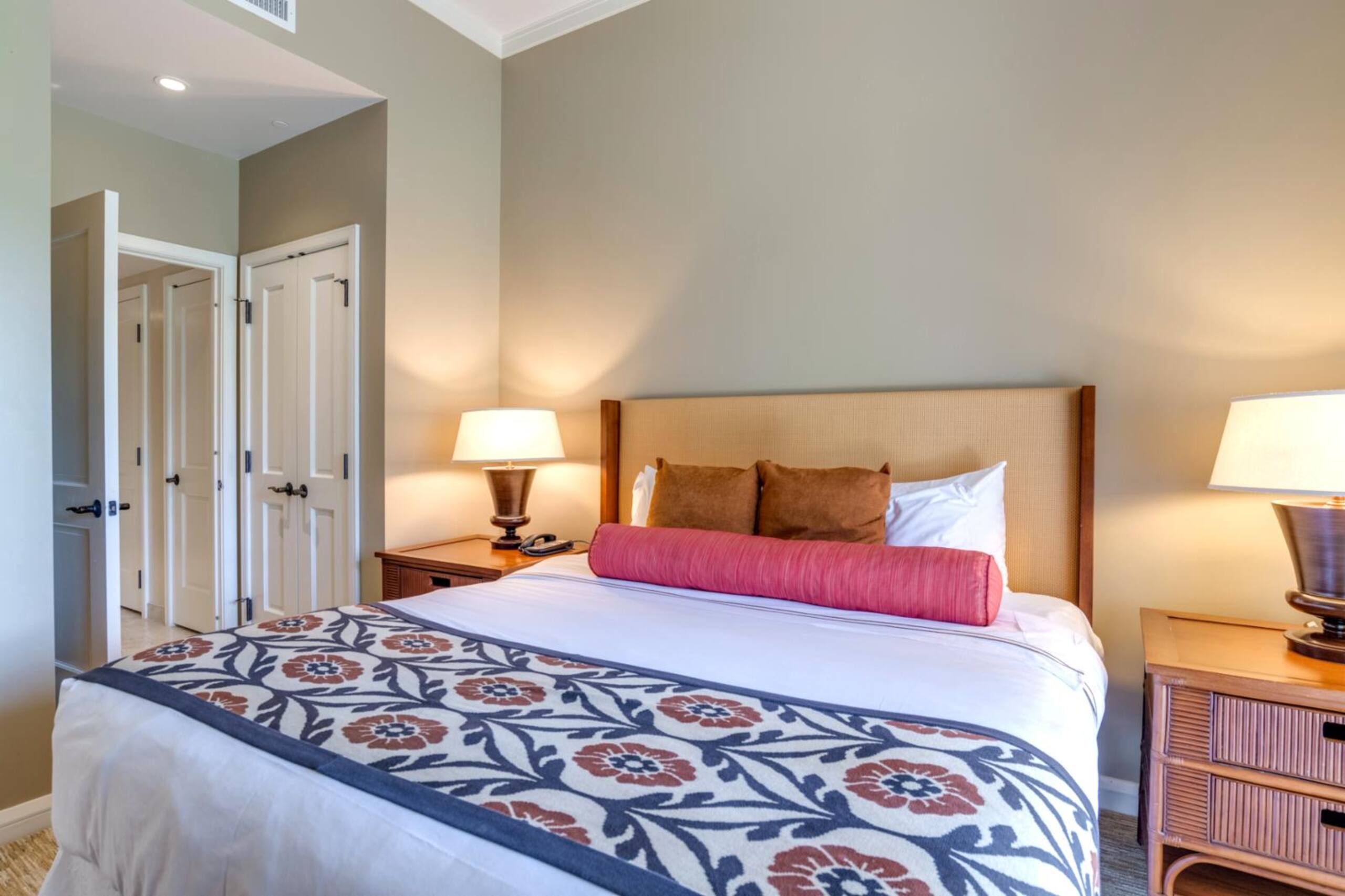 Condo in Lahaina · ★4.8 · 2 bedrooms · 4 beds · 1 bath - Image 25