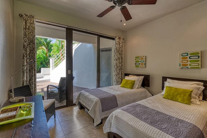 Habitación con dos camas individuales