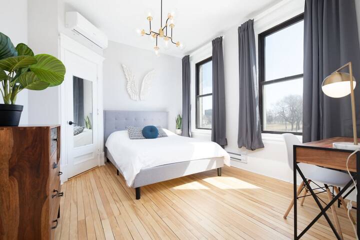 MTLVR #17 | 7 beds, Stay-Dream-Explore, A/C gallery image 5