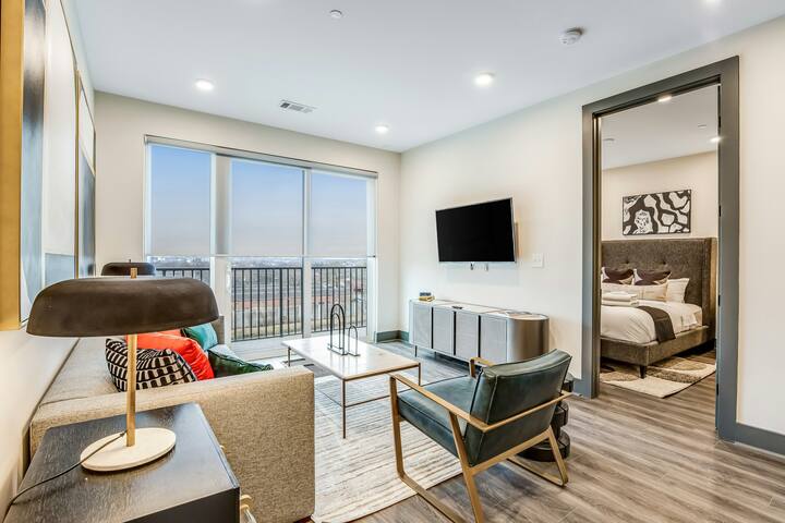 Stylish 3BR Muse Nashville 5th-Floor | Balcony gallery image 3