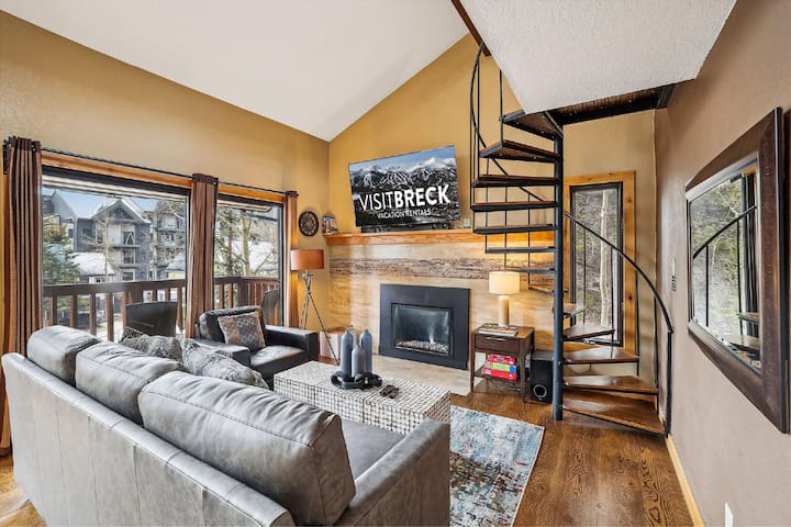 Ski-in Breckenridge Condo With Hot Tub & Mountain Views At 4 O'clock Lodge A16! - Breckenridge, CO